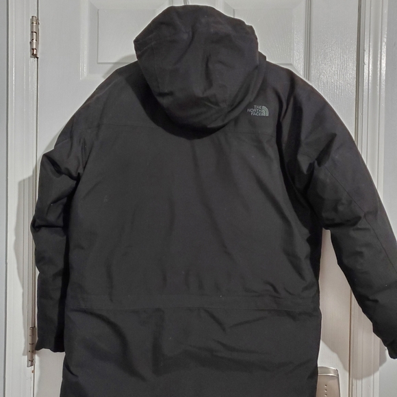 North Face Youth winter coat - Picture 4 of 4